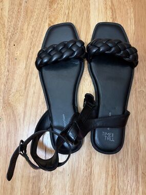 Time and Tru Size 8 Black Braided Front Ankle-Strap Sandals